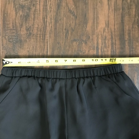 Lauren Conrad Scalloped Shorts✨Size XS - Picture 6 of 8